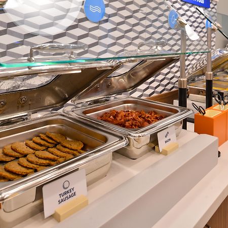 Holiday Inn Express & Suites Toledo West By Ihg Eksteriør bilde