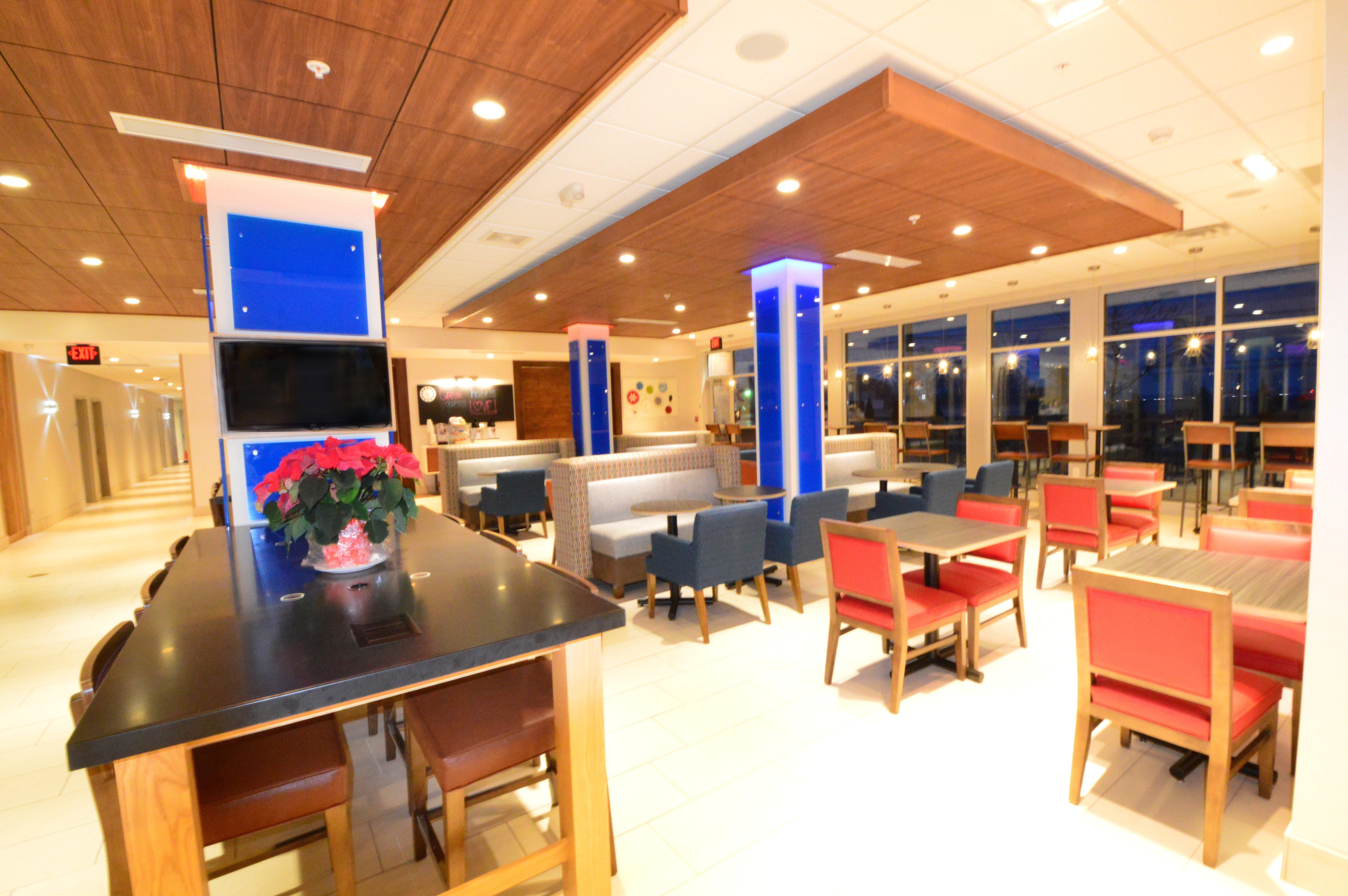 Holiday Inn Express & Suites Toledo West By Ihg Eksteriør bilde