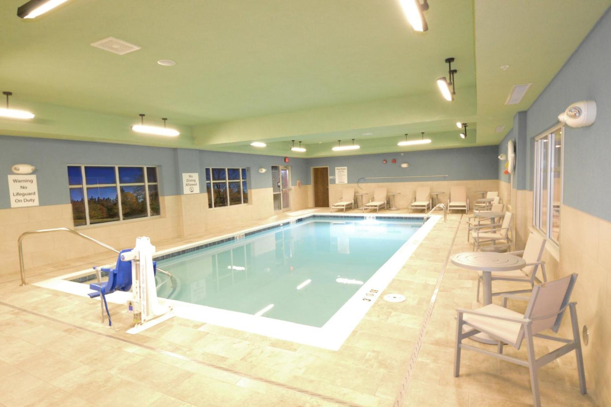 Holiday Inn Express & Suites Toledo West By Ihg Eksteriør bilde