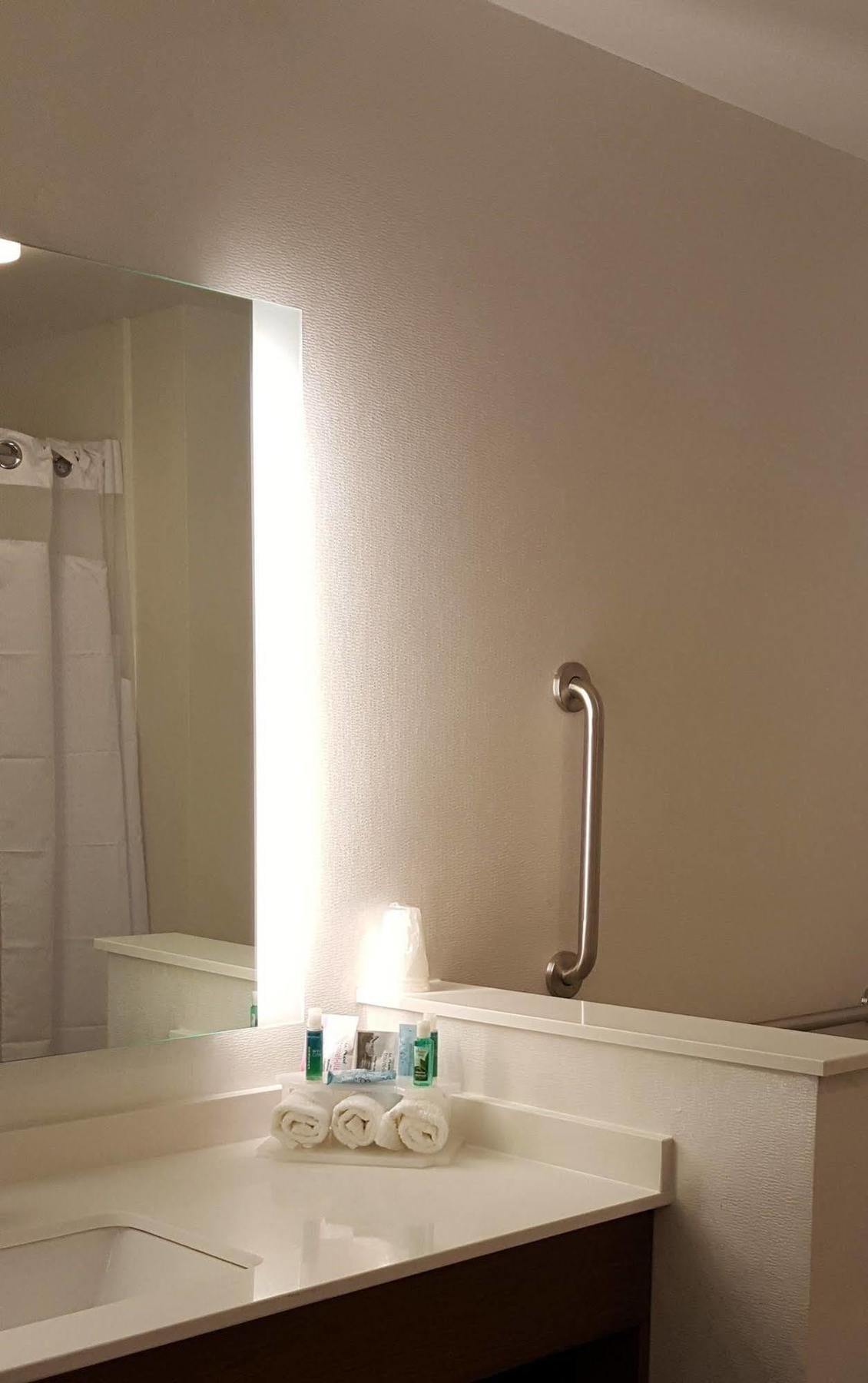 Holiday Inn Express & Suites Toledo West By Ihg Eksteriør bilde